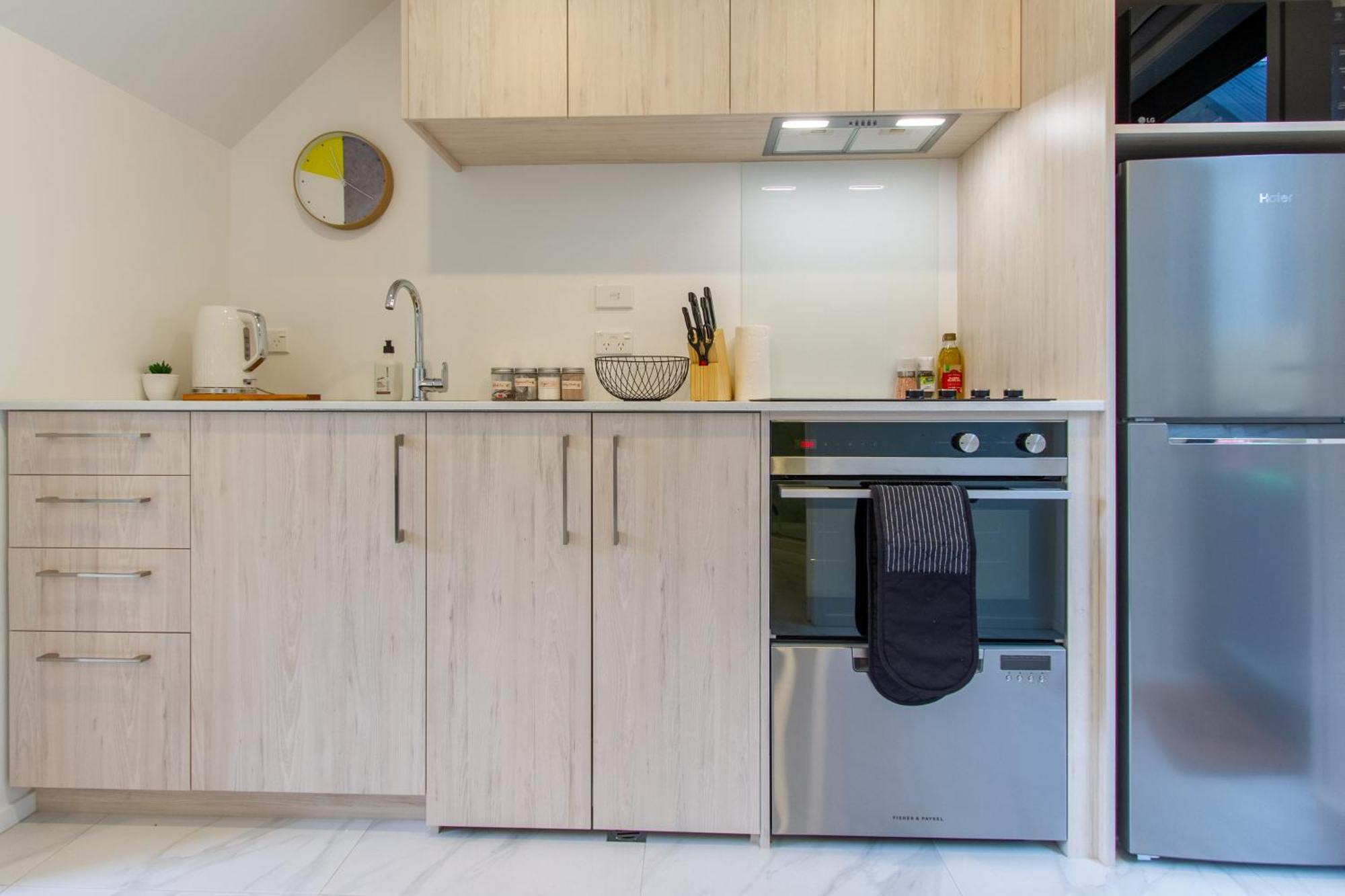 Botanic Bliss Bungalow: 1 Bed Loft Apartment Christchurch