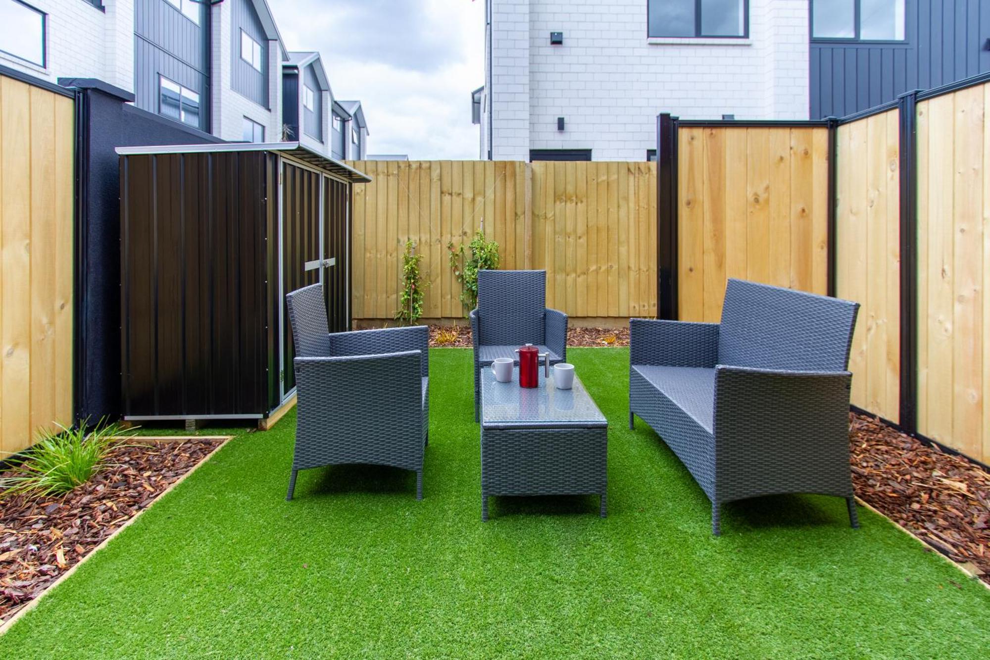 Botanic Bliss Bungalow: 1 Bed Loft Apartment