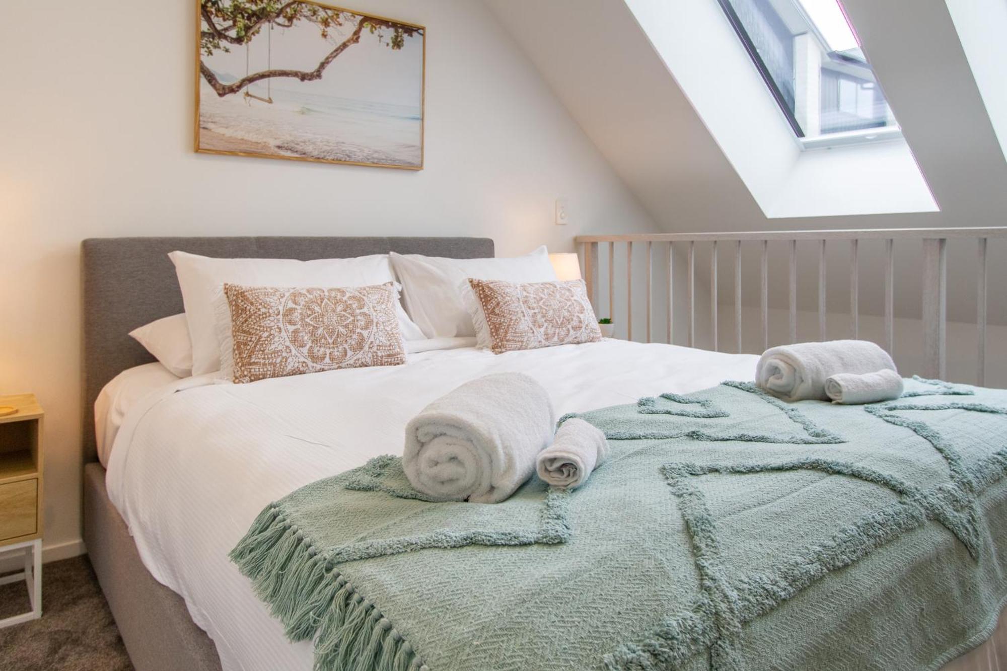Botanic Bliss Bungalow: 1 Bed Loft Apartment